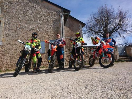 Les Z'Enrag&eacute;s Moto Club